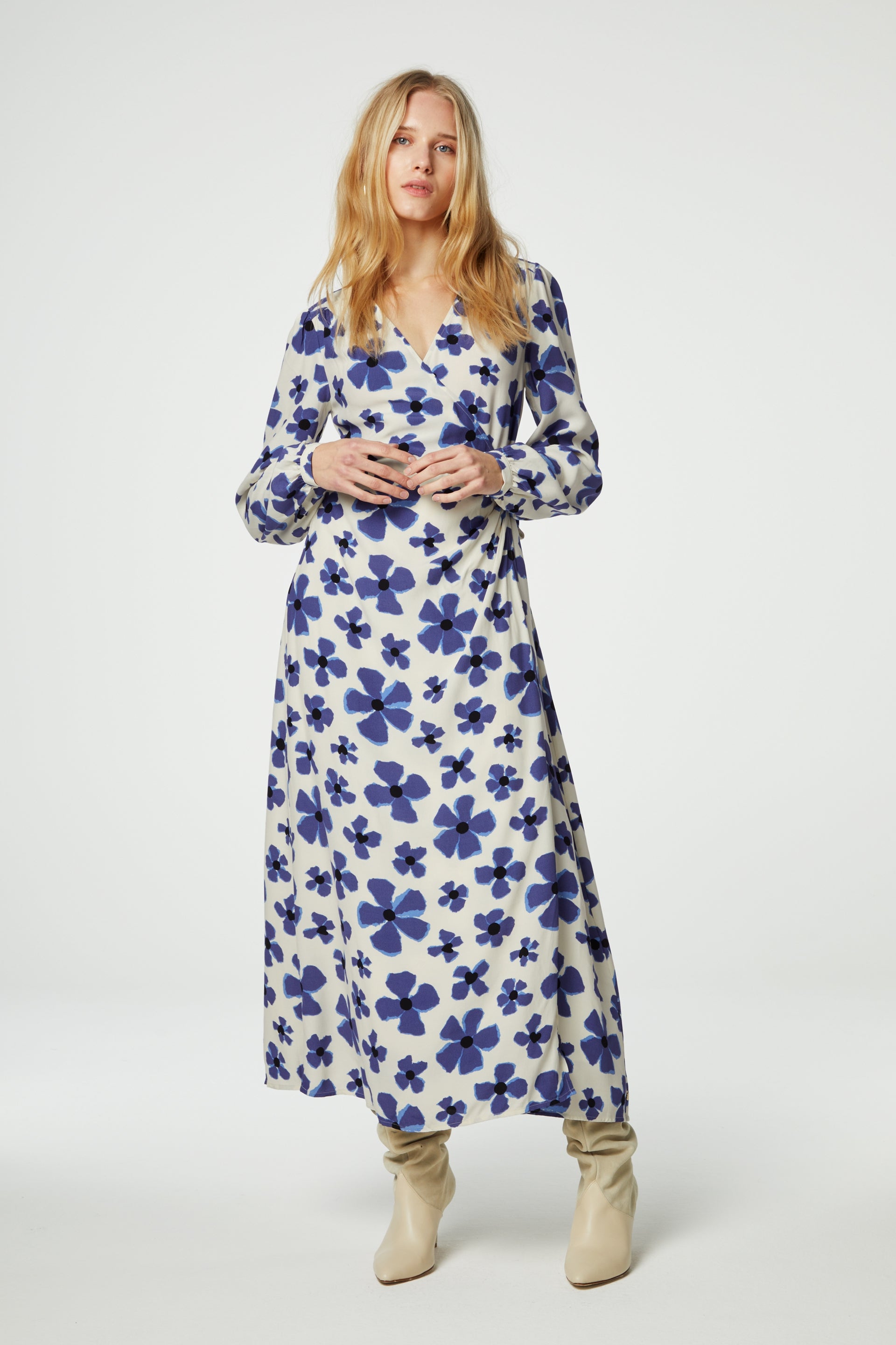 Nia Dress | Cream White/Blue Nig