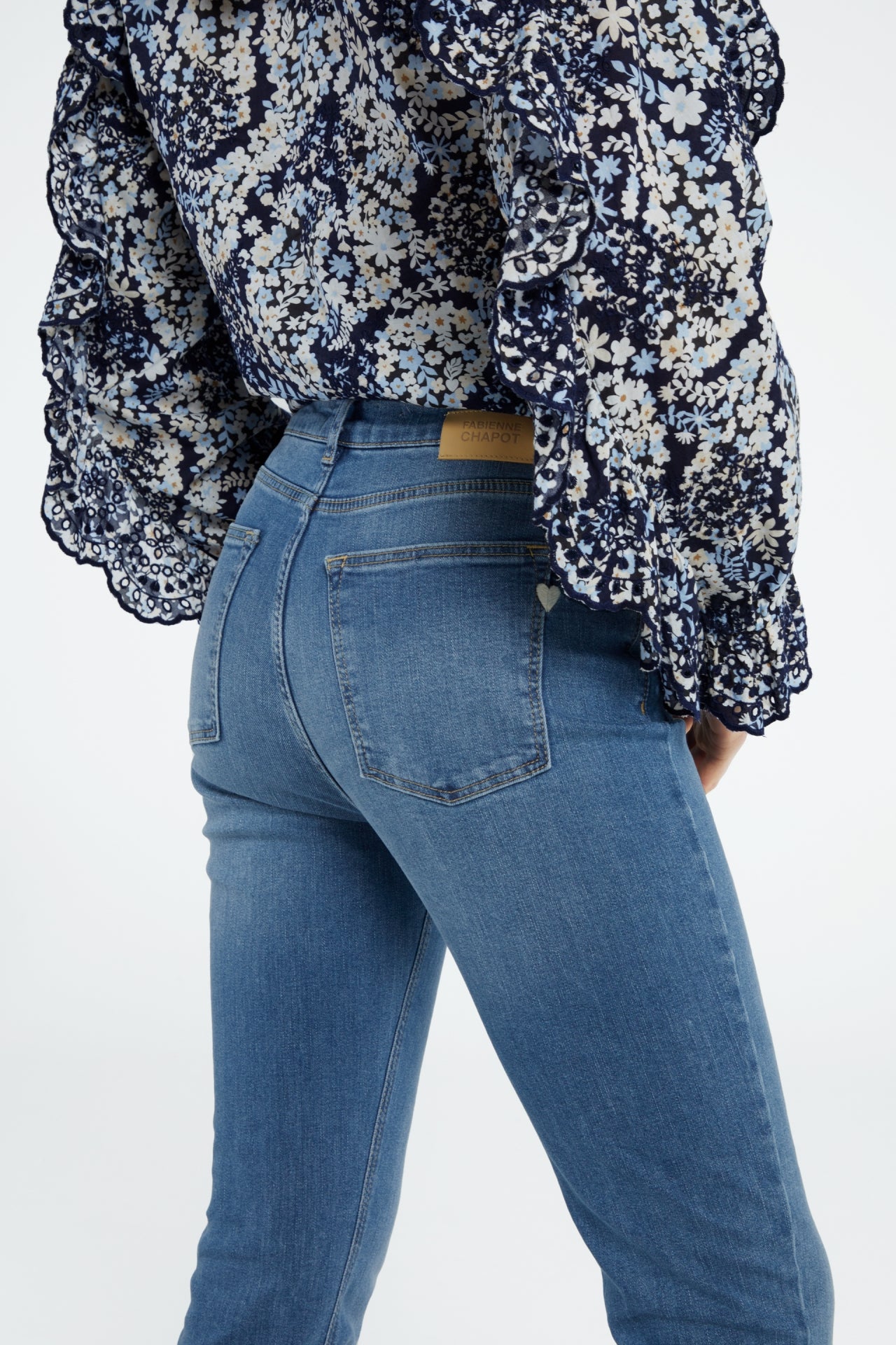 Eva Flare | Light Medium Wash