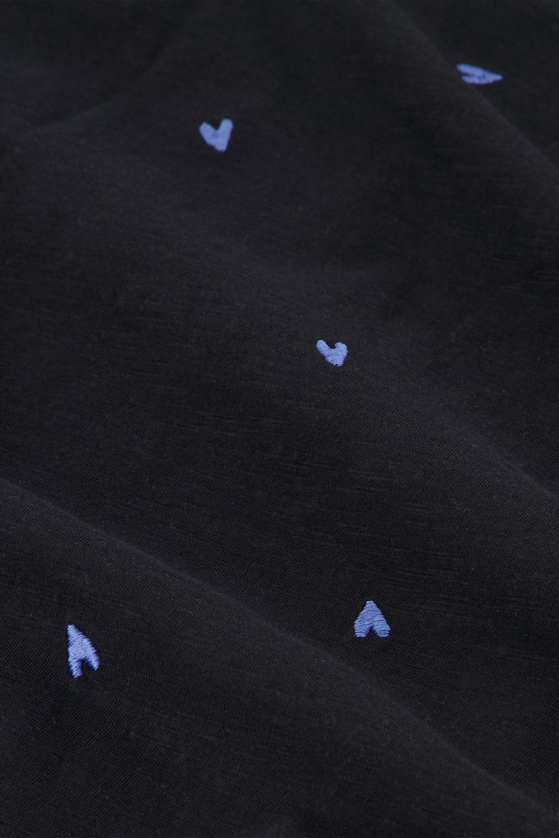 Phill V-neck Heart T-shirt | Black