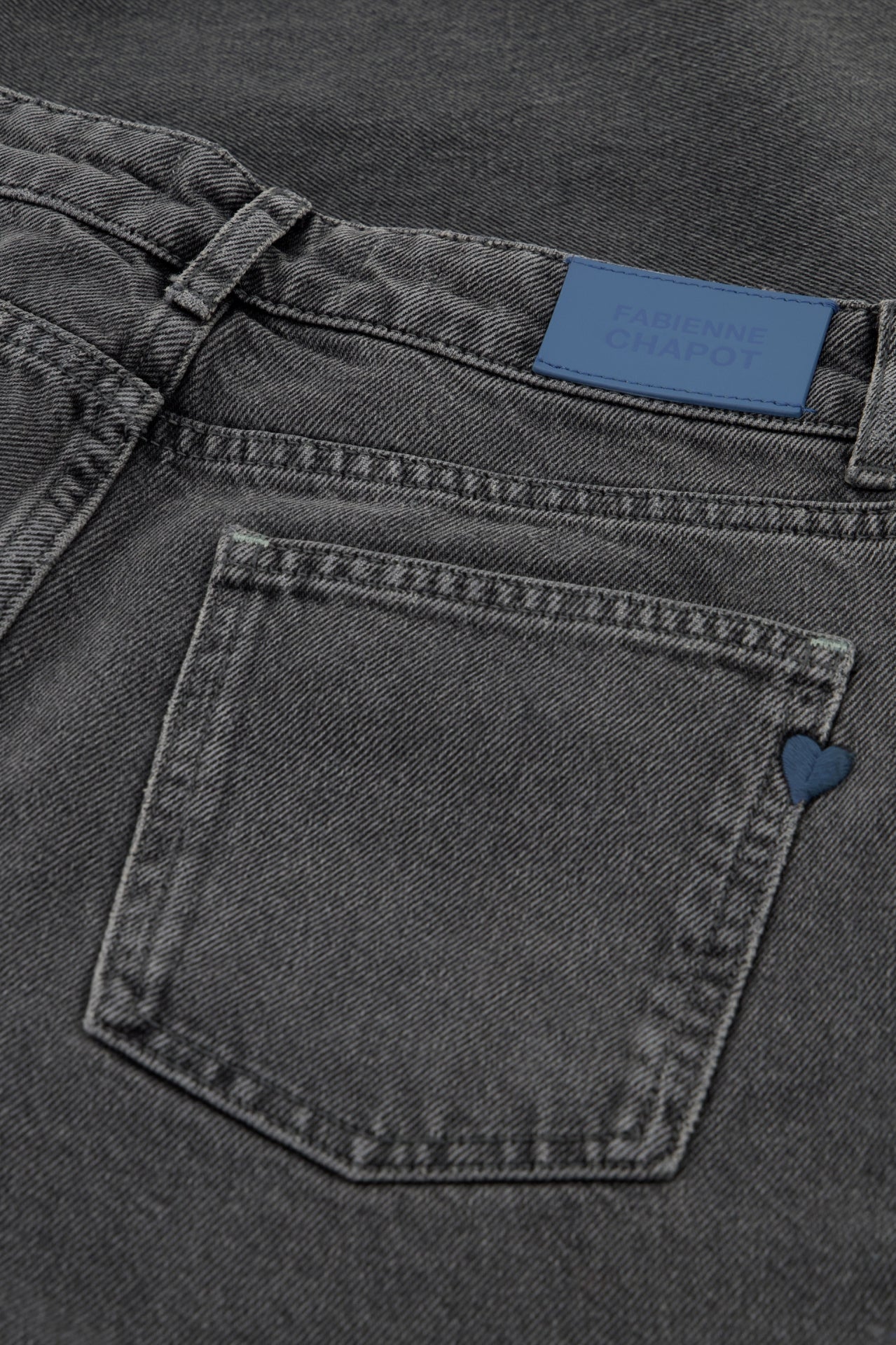 Lola Straight Jeans | Washed Dark Grey