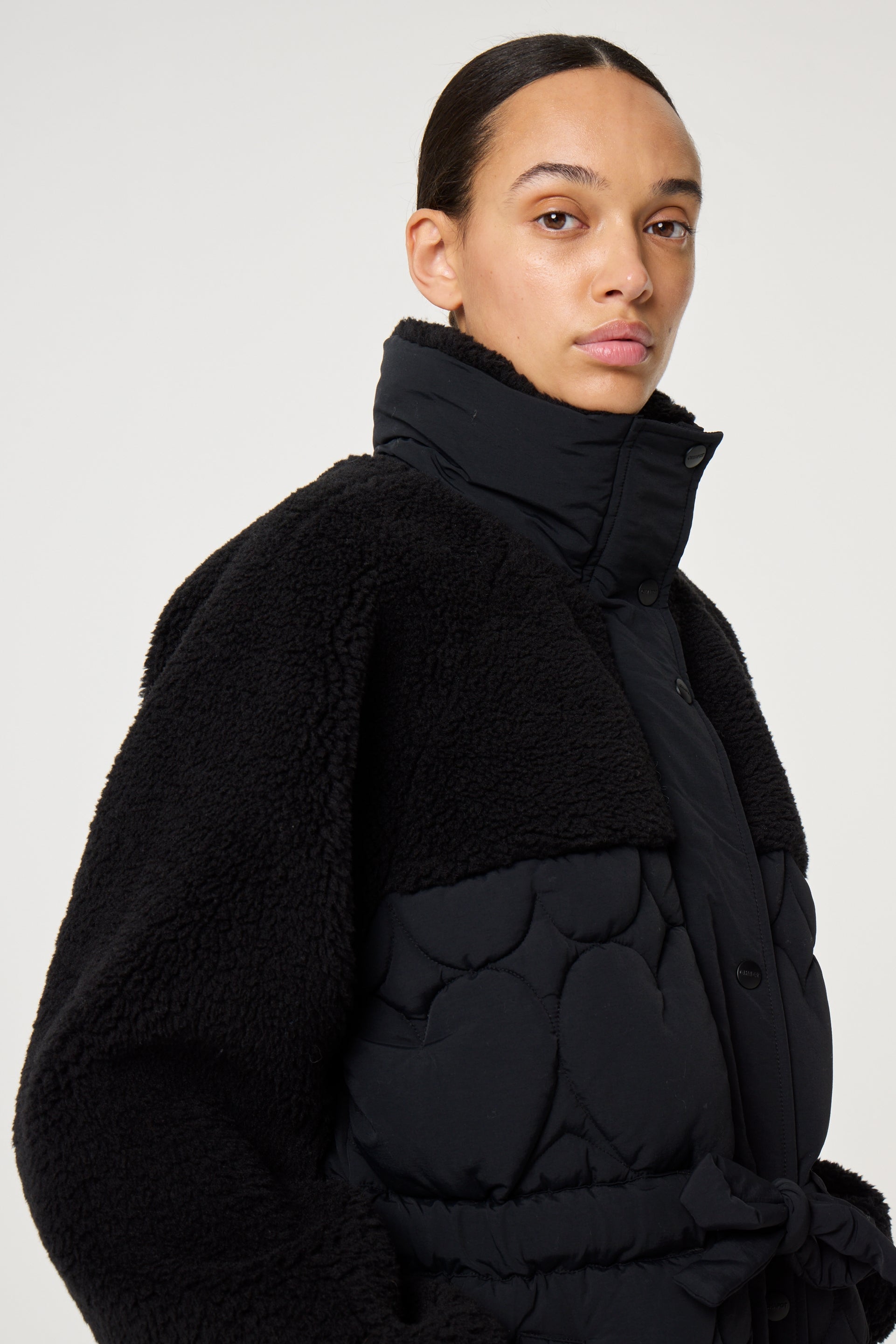 Uma Coat | Black