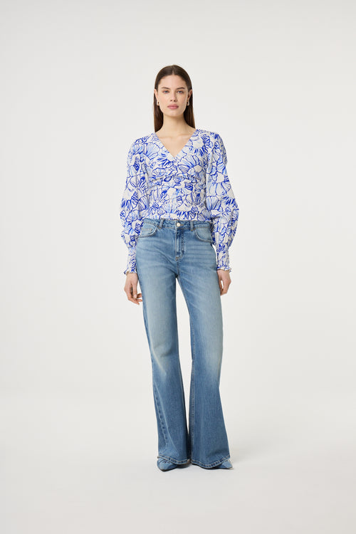 Madeleine Top | Cosy White/Cobalt