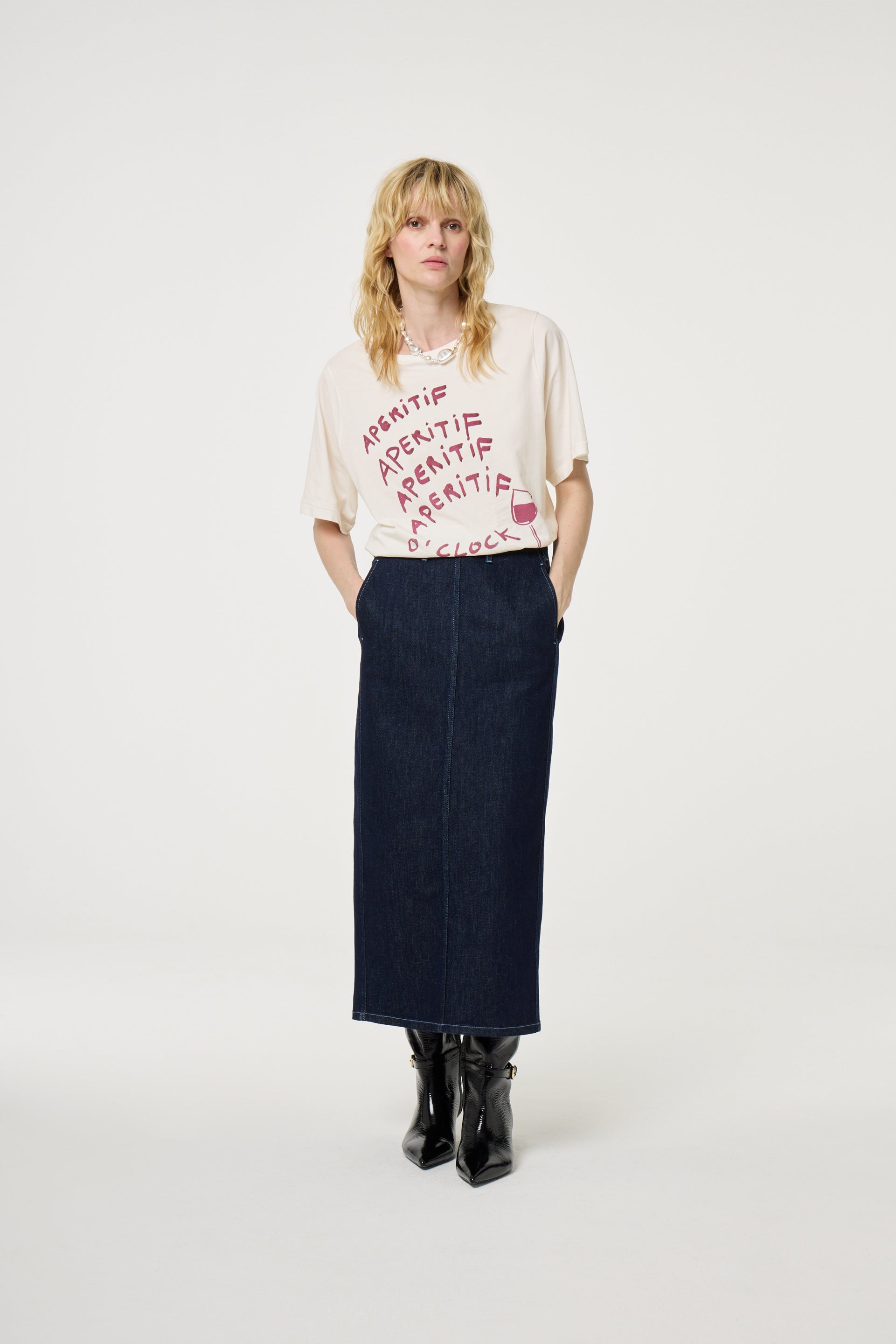 Rose Wine T-shirt | Cosy White