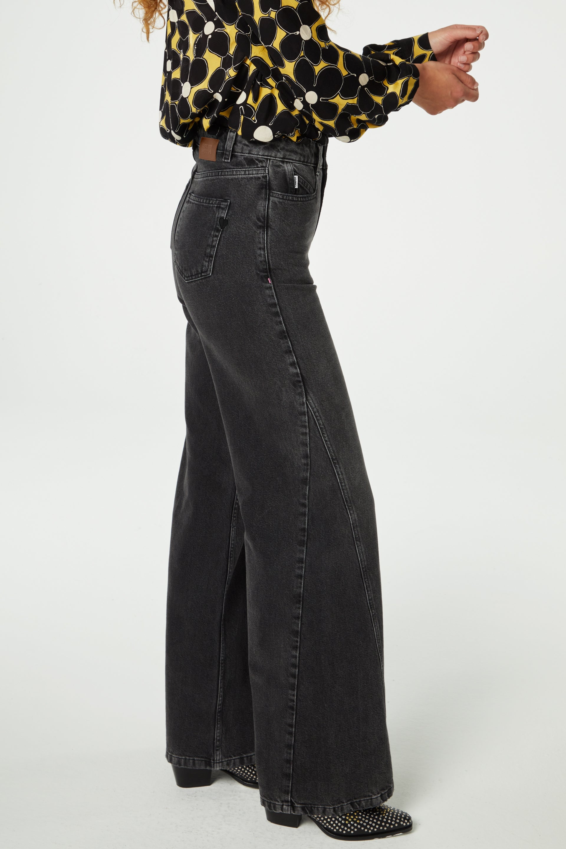 Bonnie Wide | Dark Vintage Black D