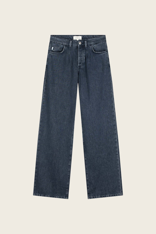 Lulu Relaxed Jeans | Blue on Blue