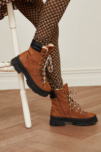 Hiking Boot | Camel