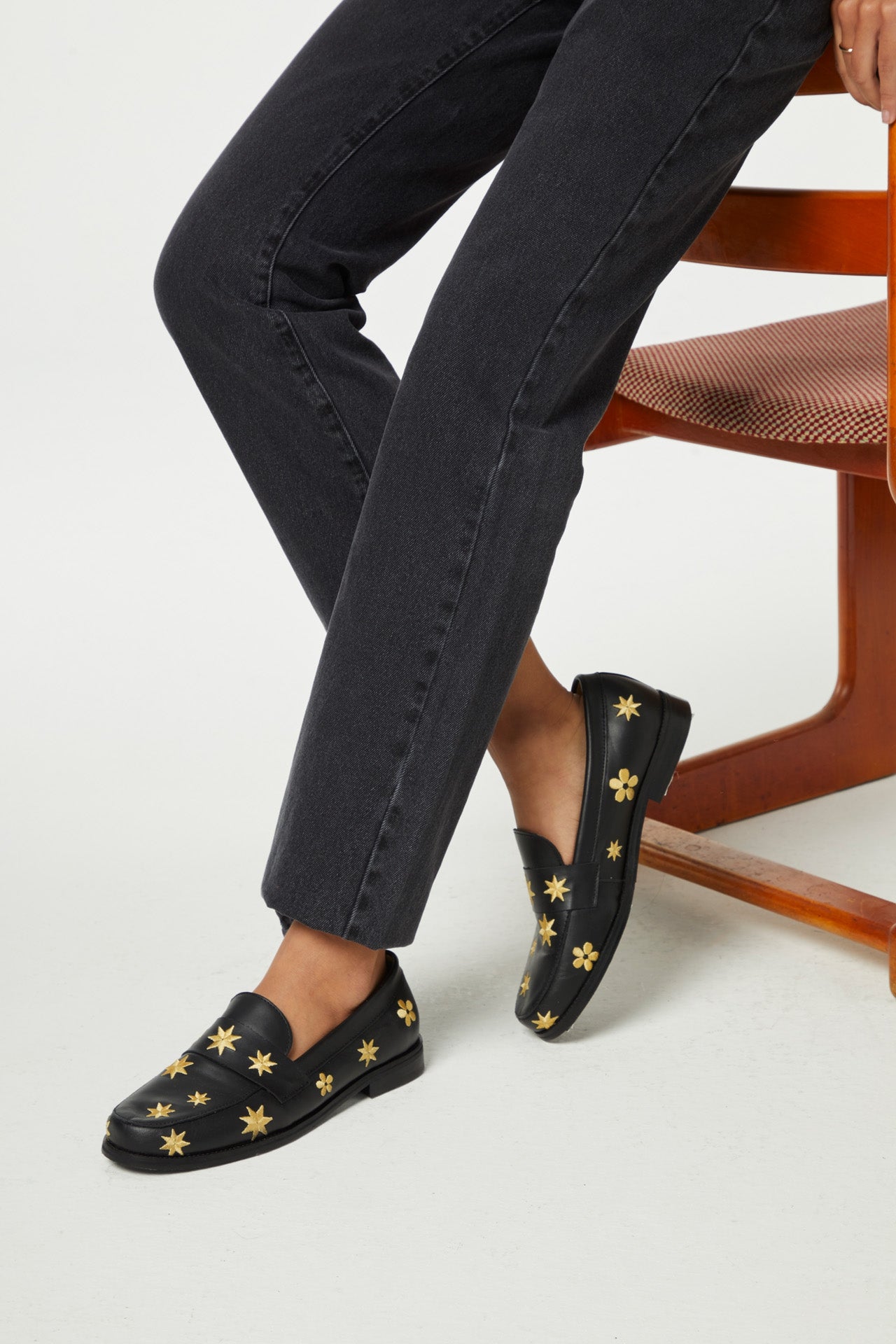 Luna Loafer | Black/Gold