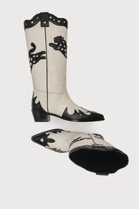 Debby Cowboy Boots | Cosy White/Black