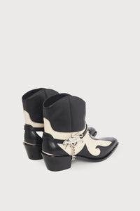 Kamali Cowboy Boots | Cosy White/Black