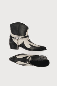Kamali Cowboy Boots | Cosy White/Black